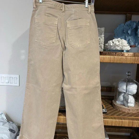 Women’s Khaki Gap Wide Leg Pant - Picture 2 of 5